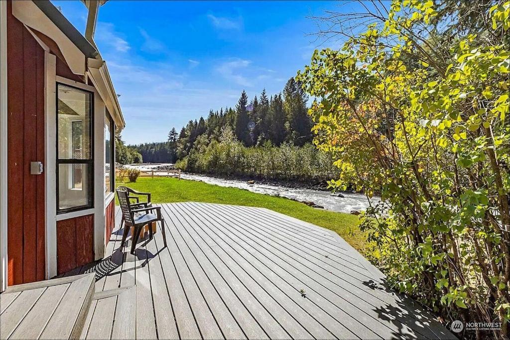 New: Steps From White River Near Mount Rainier National Park Greenwater Zewnętrze zdjęcie