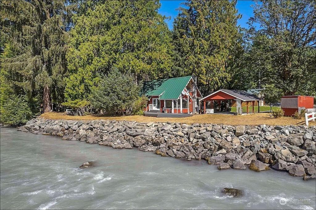 New: Steps From White River Near Mount Rainier National Park Greenwater Zewnętrze zdjęcie