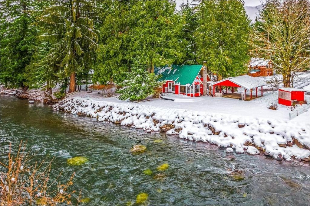 New: Steps From White River Near Mount Rainier National Park Greenwater Zewnętrze zdjęcie