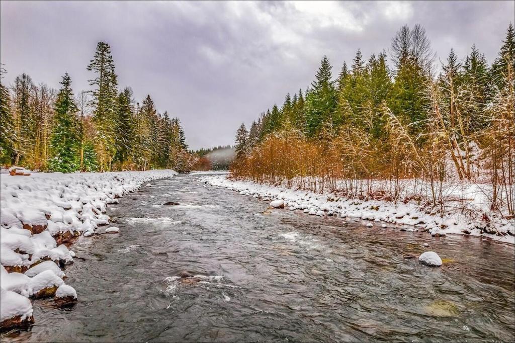 New: Steps From White River Near Mount Rainier National Park Greenwater Zewnętrze zdjęcie